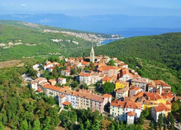 Discover the charms of Labin and its surroundings, Ca' San Marco in the old town core, Labin, Istria, Croatia Labin